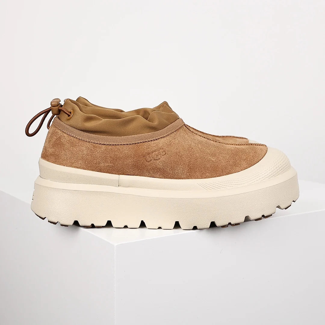 UGG Tazz Low-Top Snow Boot – Sherpa-Lined, Chestnut | Unisex Sizes 35–44