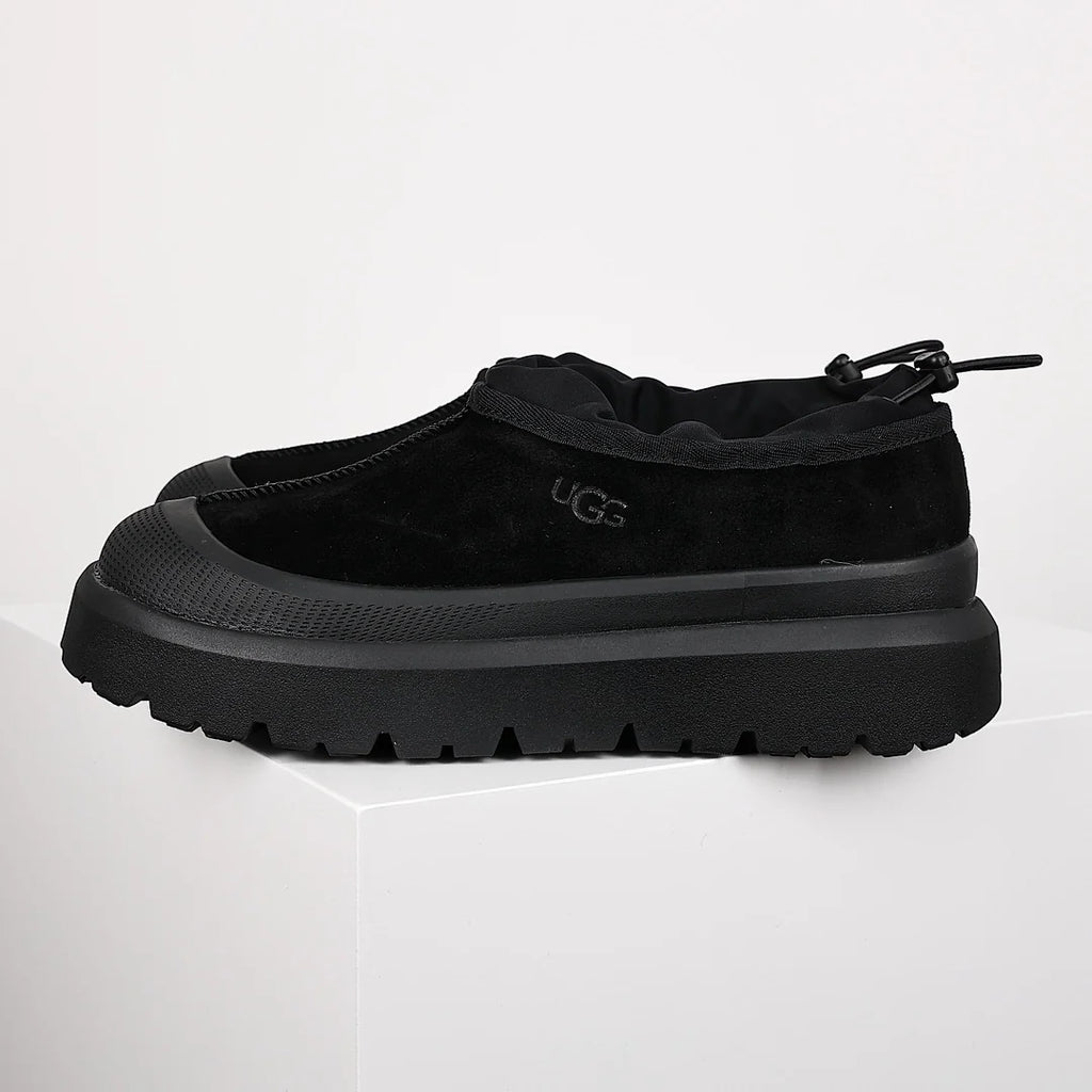 UGG Closed-Toe Low-Top Snow Boots – Unisex Warm-Lined Winter Boot in Black