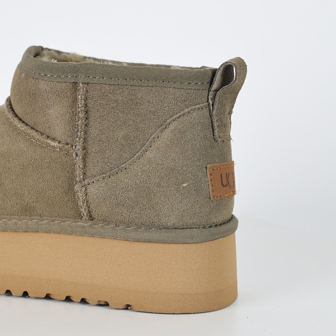 UGG Platform Short Snow Boot – Chunky Sole, Warm-Lined, Army Green | Women's 35–40