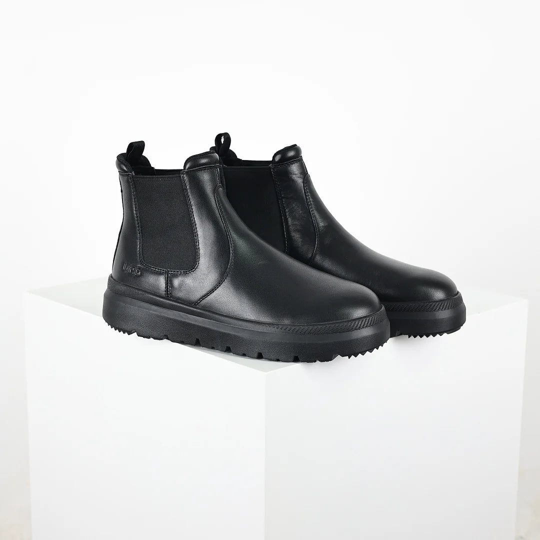 UGG Platform Short Snow Boot – Women's Chunky Sole Winter Boot in Black