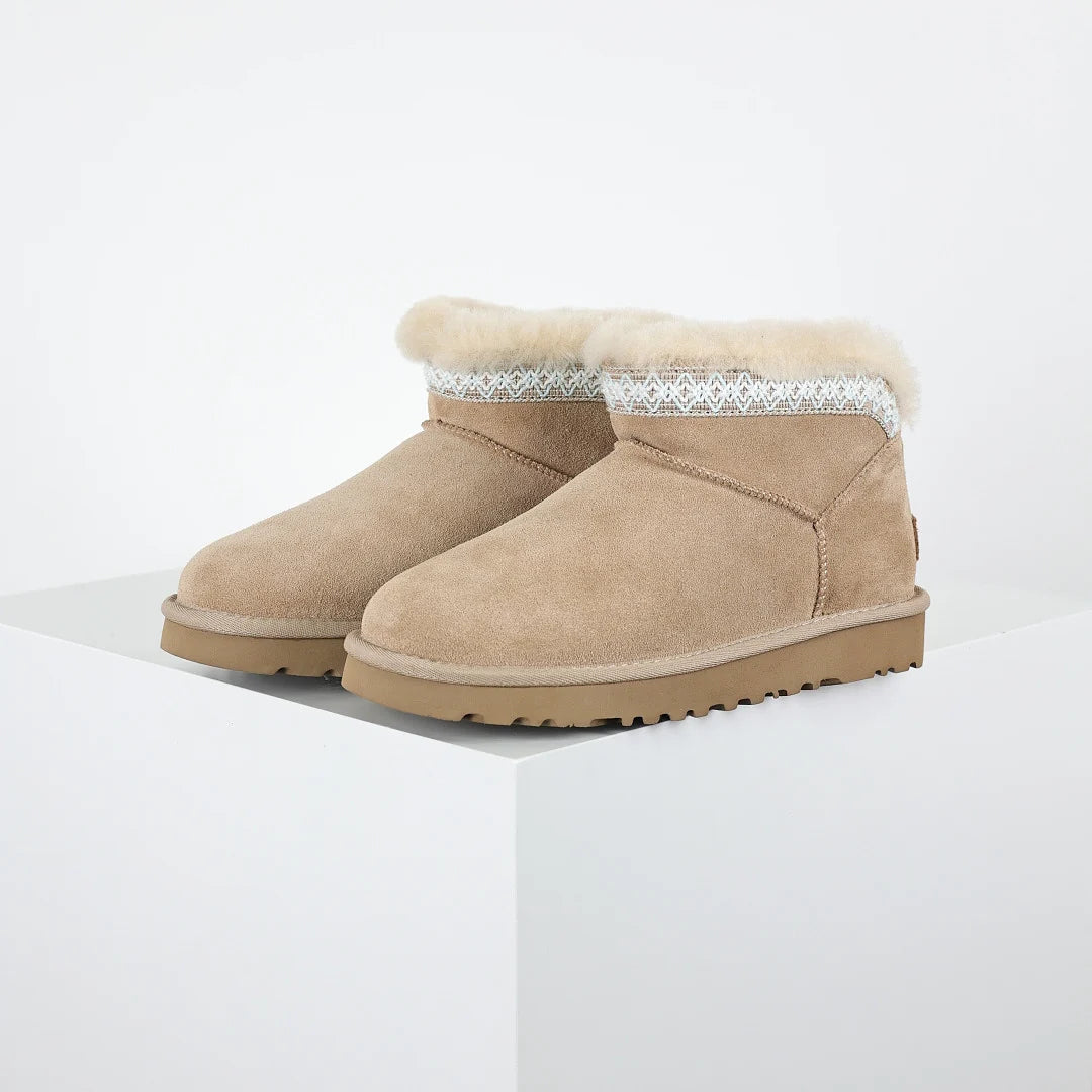 UGG Platform Short Snow Boot – Chunky Sole, Warm-Lined, Beige
