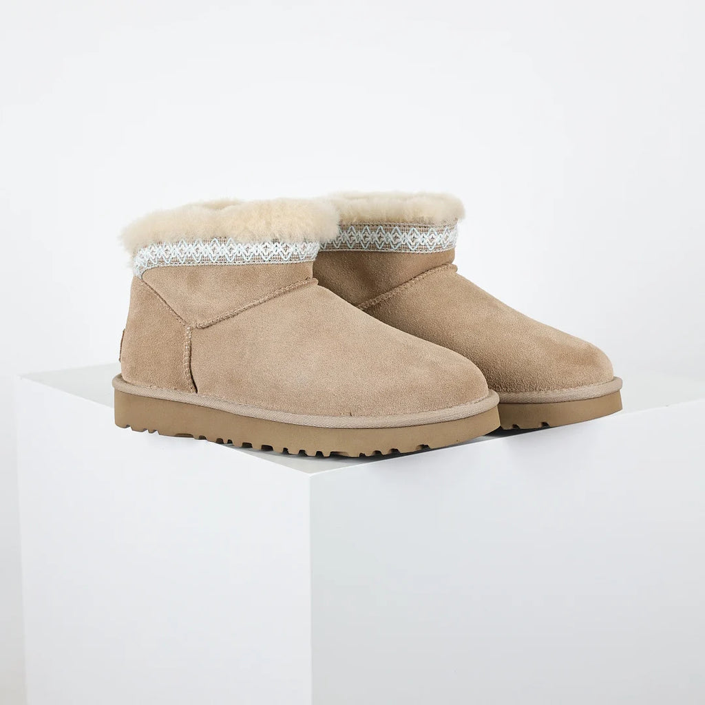 UGG Platform Short Snow Boot – Chunky Sole, Warm-Lined, Beige