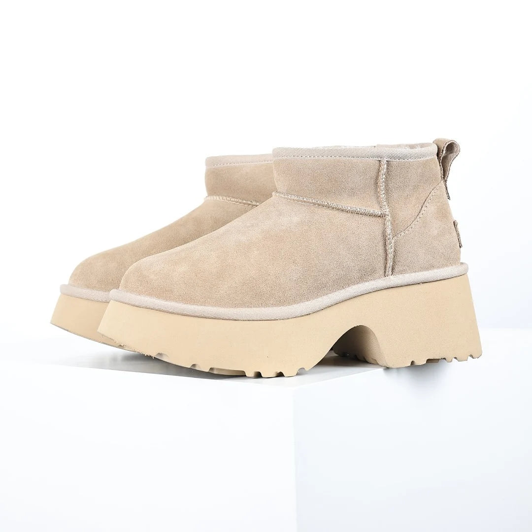 UGG Classic Mini Platform Boot – 5 cm Chunky Sole, Warm-Lined, Sand | Women's