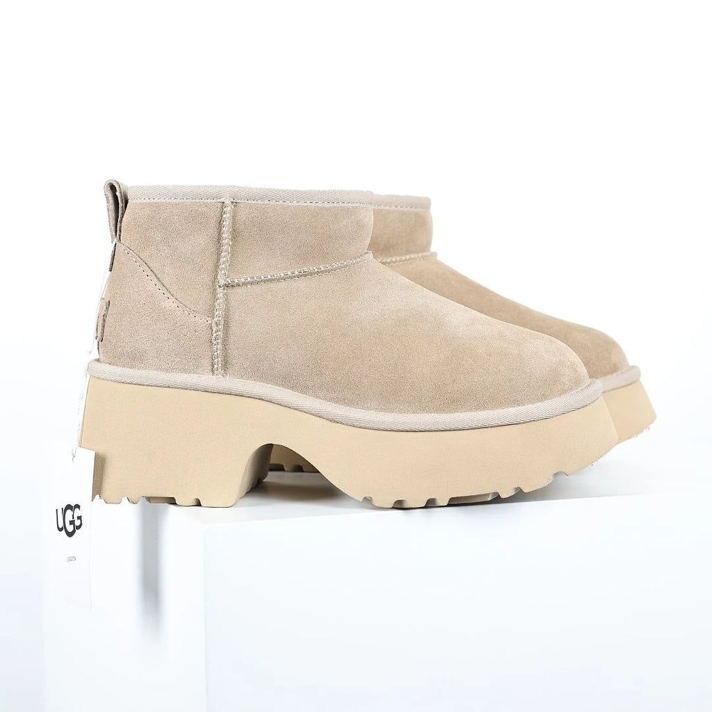 UGG Classic Mini Platform Boot – 5 cm Chunky Sole, Warm-Lined, Sand | Women's