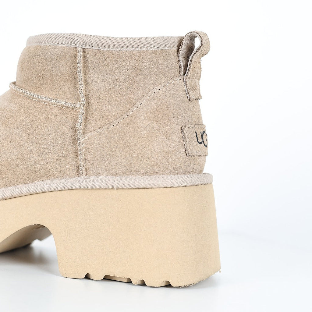 UGG Classic Mini Platform Boot – 5 cm Chunky Sole, Warm-Lined, Sand | Women's