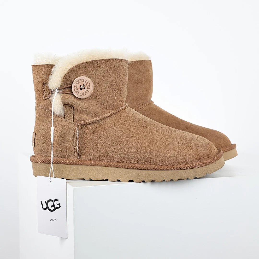 UGG Mini Platform Short Snow Boots – Warm-Lined Women's Winter Boot in Chestnut