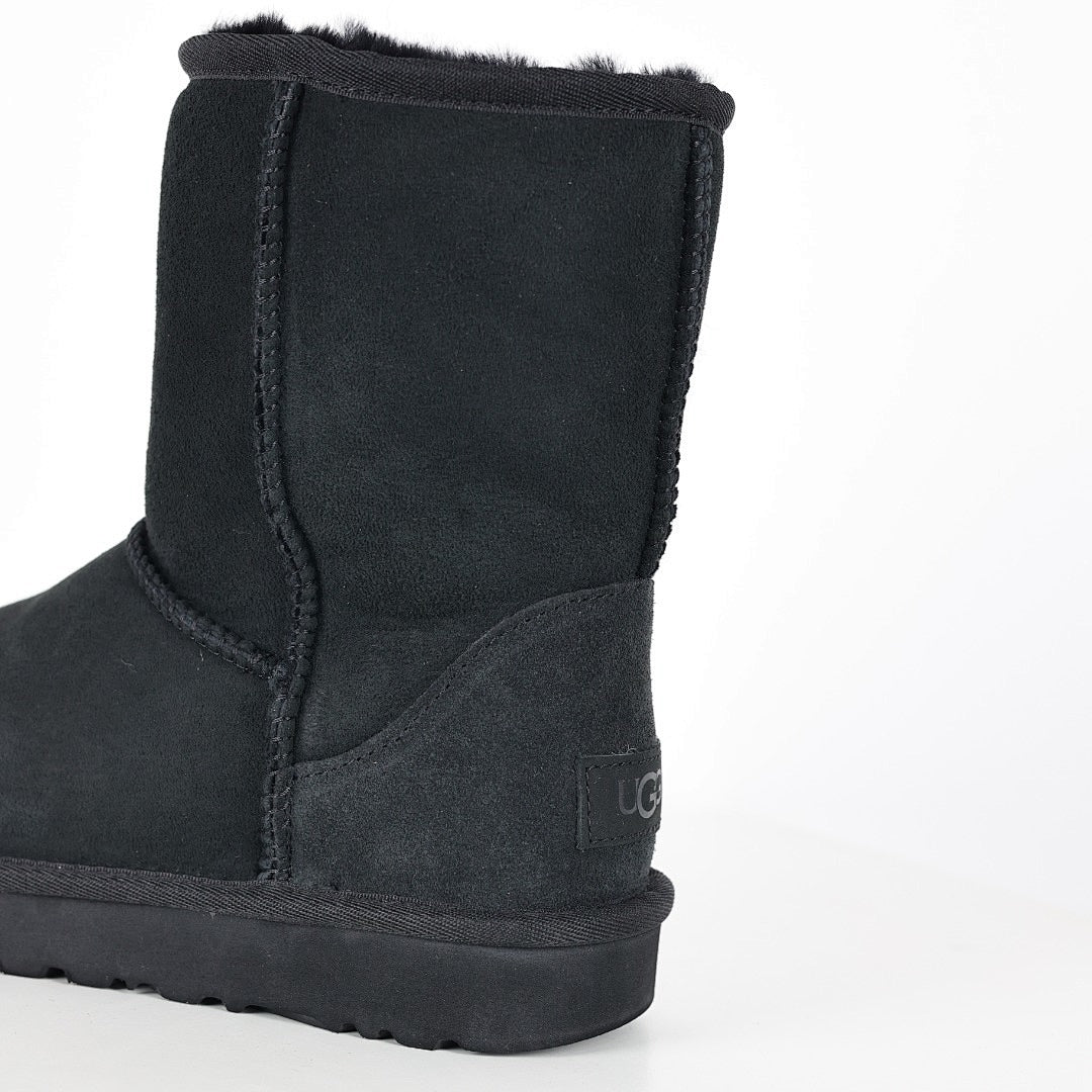UGG Platform Short Snow Boots – Women's Warm-Lined Winter Boot in Black | Platform Sole